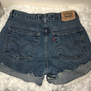 Levi Jean Shorts 30x26